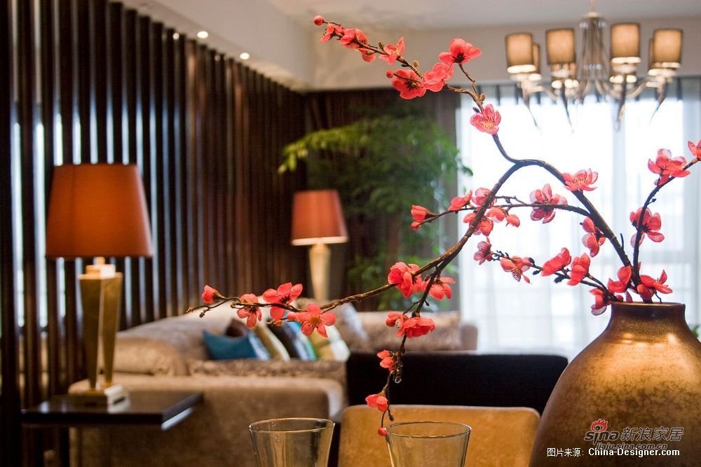 中式 公寓 客厅图片来自用户1907658205在160平镜面光影-浪漫东方50的分享
