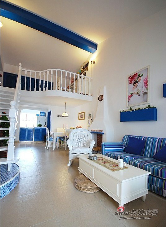地中海 二居 楼梯图片来自用户2757320995在6万改造86平带阁楼蓝白地中海2居室57的分享