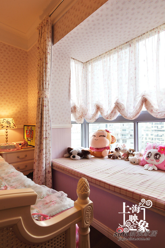 美式 三居 卧室图片来自上海映象设计-无锡站在【高清】半包15万装143平浓情巧克力38的分享