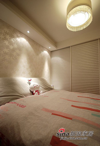 简约 三居 卧室图片来自用户2738093703在时尚白领5.8万装110平现代温馨两室44的分享