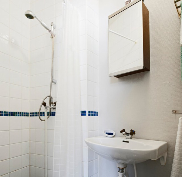 简约 一居 卫生间图片来自用户2557979841在5万精致装40平森女风单身公寓10的分享