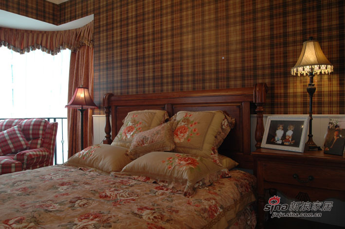 欧式 四居 卧室图片来自朗润装饰工程有限公司在190平巴洛克风格4居室的分享