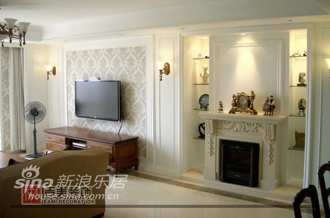 欧式 二居 客厅图片来自用户2746889121在兆丰嘉苑 欧式风格32的分享
