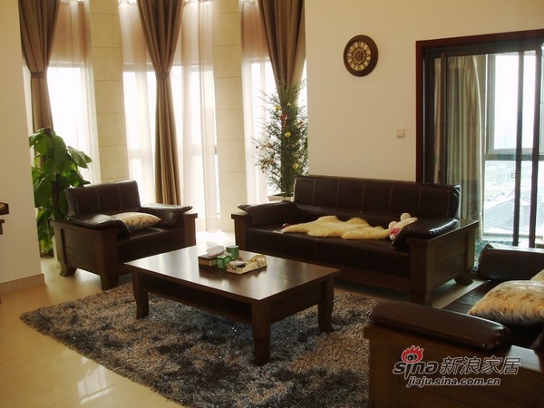 中式 三居 客厅图片来自用户1907696363在海归10万120平中式优雅三居61的分享