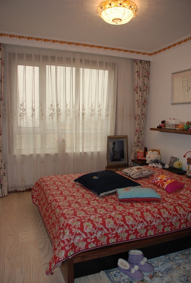 欧式 三居 卧室图片来自用户2746889121在140平米欧式风格实景照片打造温馨家居57的分享