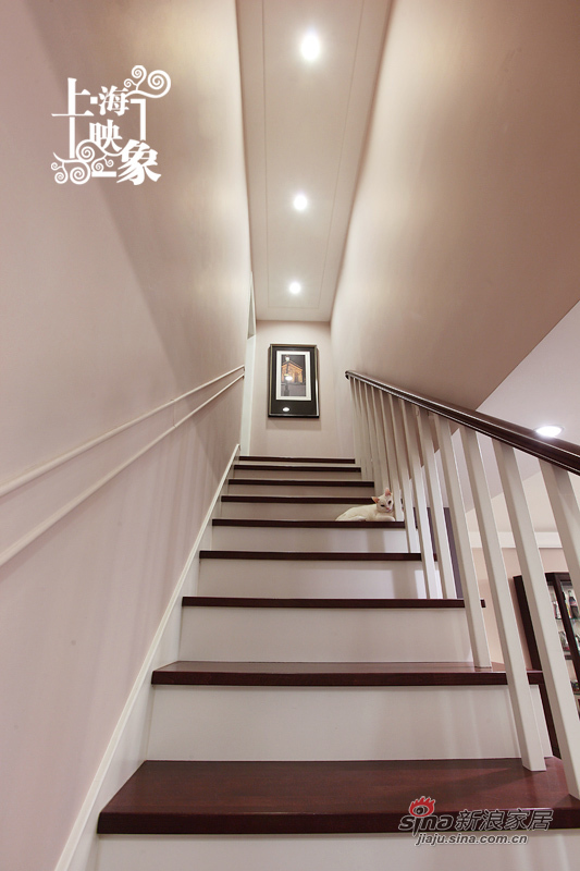 美式 三居 楼梯图片来自上海映象设计-无锡站在【高清】半包15万装143平浓情巧克力38的分享