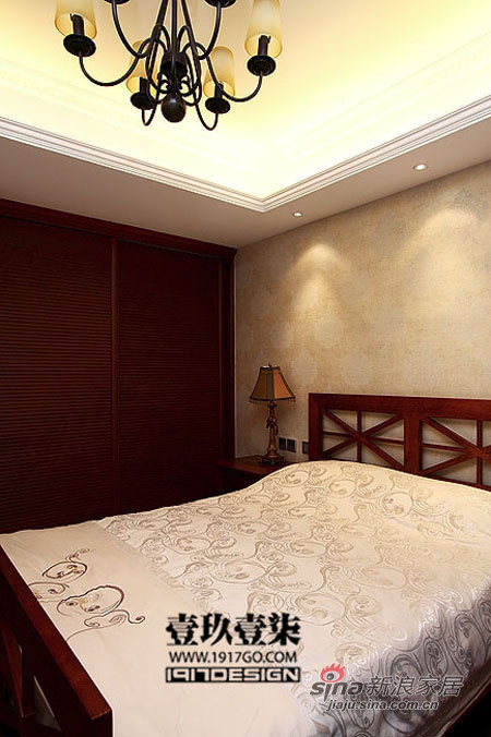 欧式 三居 卧室图片来自用户2772856065在228平弥漫奢华本质美宅170的分享