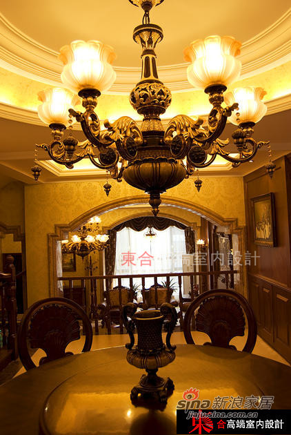 美式 别墅 客厅图片来自用户1907686233在实景260平美式风雕刻时光39的分享