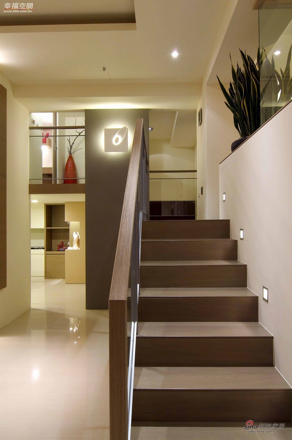 简约 复式 楼梯图片来自幸福空间在165平米小复式的精致生活63的分享