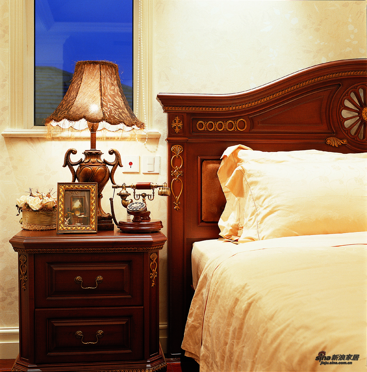 美式 别墅 卧室图片来自用户1907685403在【高清】经典美式风格，舒适休闲38的分享