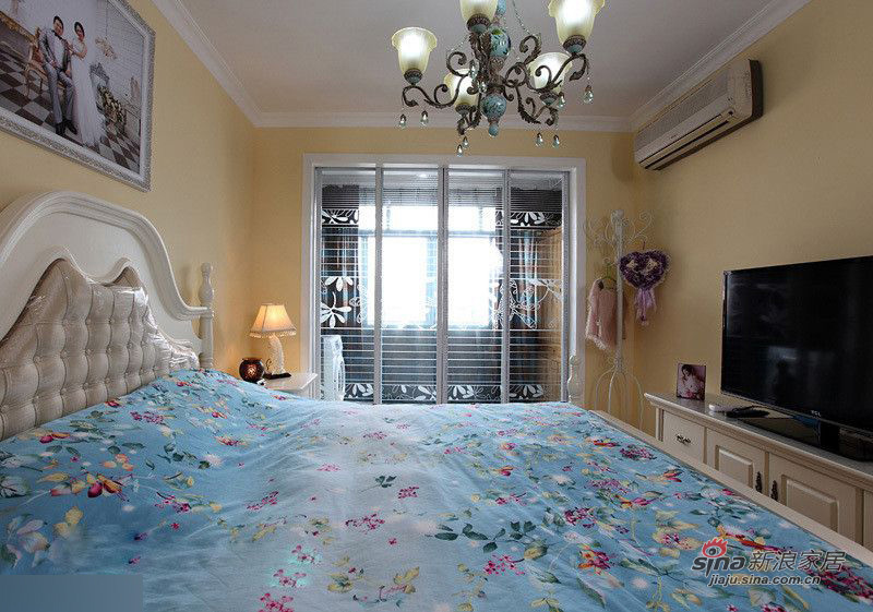 地中海 三居 卧室图片来自用户2757320995在梦幻蔚蓝地中海98平三居 小资女的地中海情节57的分享