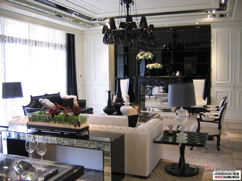 欧式 别墅 客厅图片来自用户2757317061在黑白经典欧式别墅设计34的分享