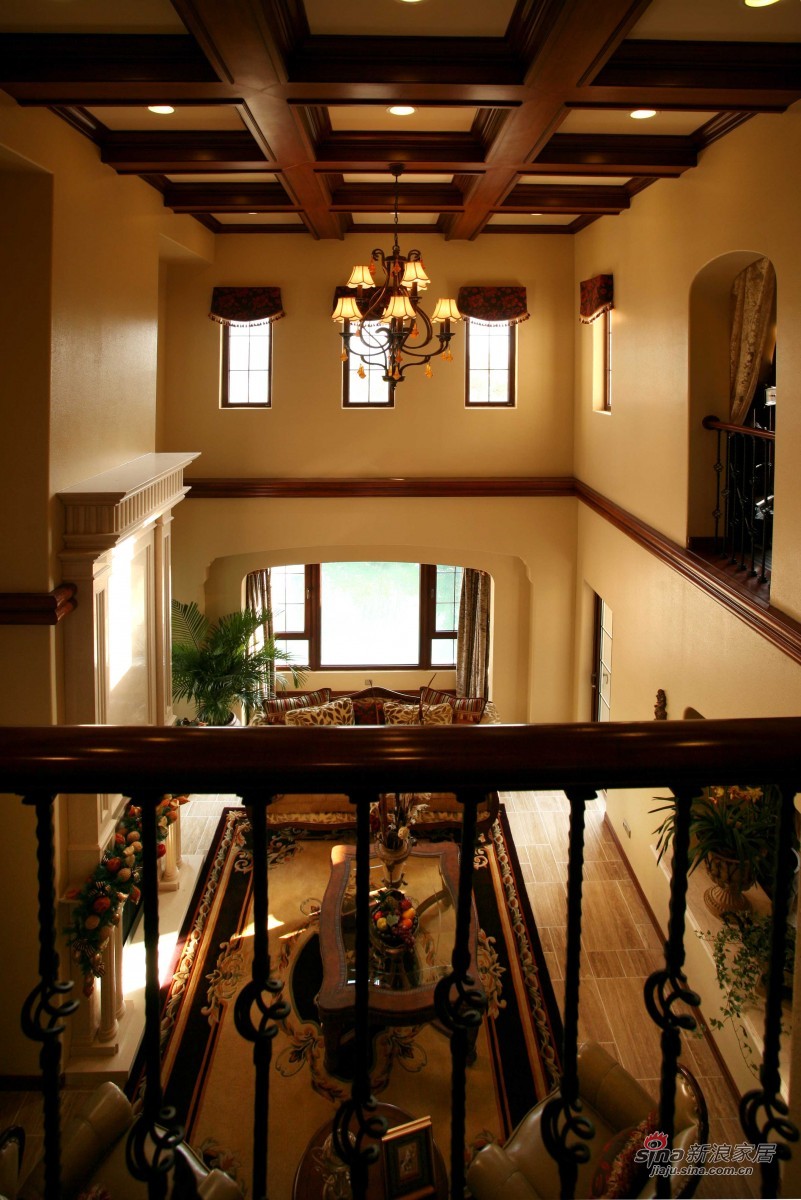美式 别墅 楼梯图片来自用户1907685403在美轮美奂的美式风格装饰设计24的分享
