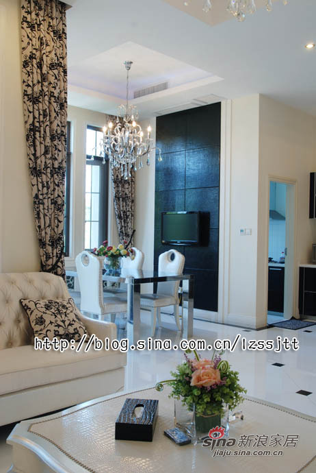 简约 一居 客厅图片来自用户2738845145在340平黑白灰的新古典风情别墅30的分享