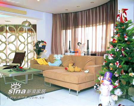 欧式 四居 客厅图片来自用户2772856065在家具换上节日盛装 圣诞节家庭聚会开始啦22的分享