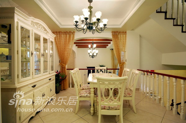 欧式 别墅 餐厅图片来自用户2746948411在昌平220平简欧别墅实景照片62的分享
