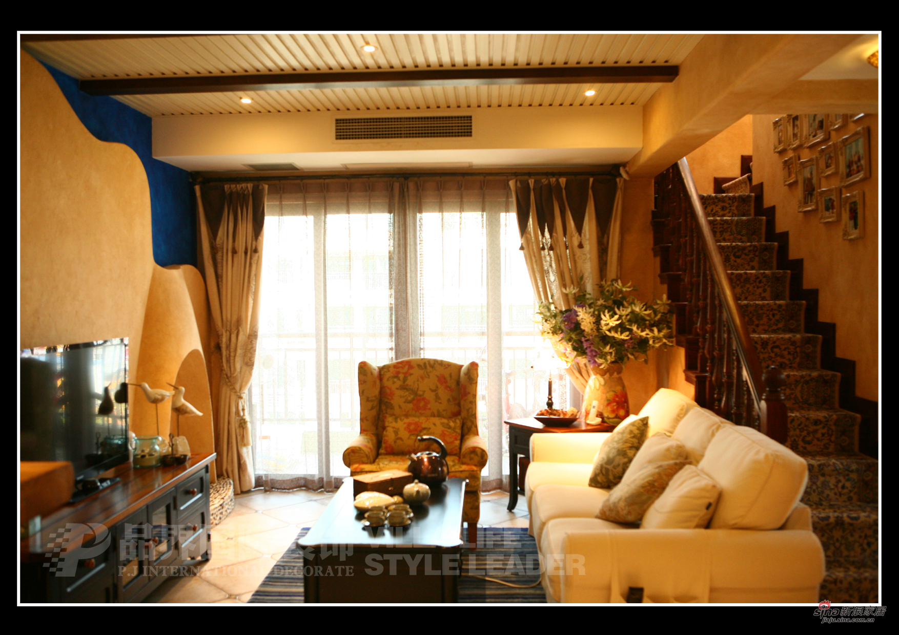 地中海 复式 客厅图片来自用户2756243717在【高清】永威东棠复式 244平 地中海风格78的分享