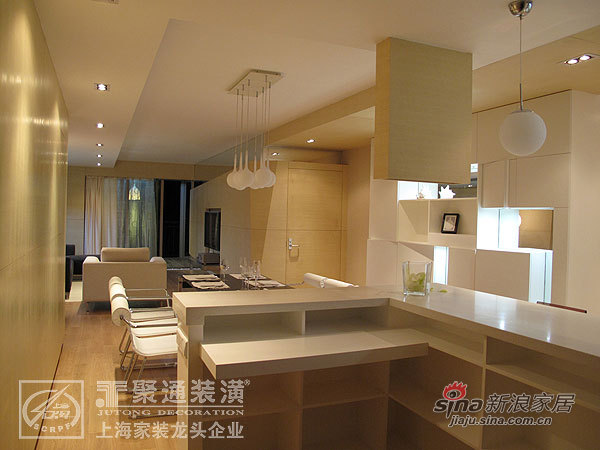 简约 三居 客厅图片来自用户2737786973在住宅设计聚通装潢作品20的分享