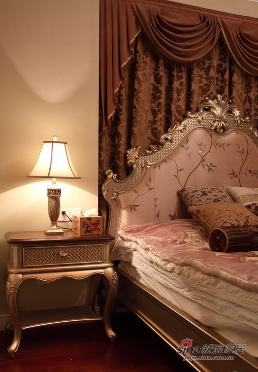 美式 三居 卧室图片来自用户1907685403在【高清】新婚夫妻130平素雅美式3居室40的分享