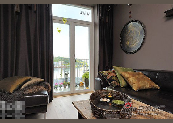 欧式 三居 客厅图片来自用户2757317061在最具古典感 146平米北欧风情11的分享