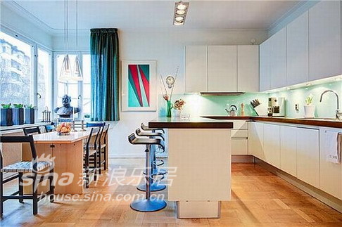 欧式 三居 客厅图片来自用户2745758987在瑞典家居 青蓝白风格优雅35的分享