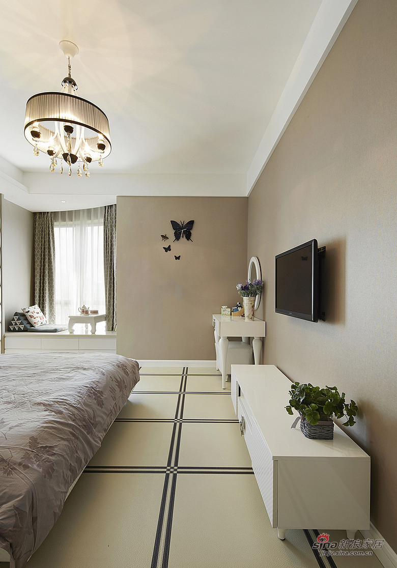 现代 三居 卧室图片来自家装大管家在【高清】120平慢调波普风现代时尚3居78的分享