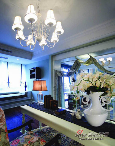 欧式 loft 餐厅图片来自用户2745758987在美人鱼的奢华世界 82平梦幻感蓝色复式家装69的分享