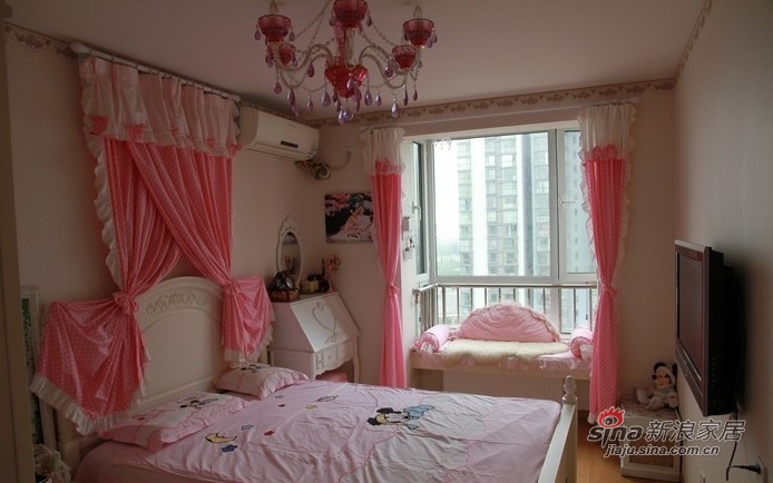 地中海 三居 卧室图片来自用户2756243717在粉红女郎晒128平粉色地中海3居18的分享