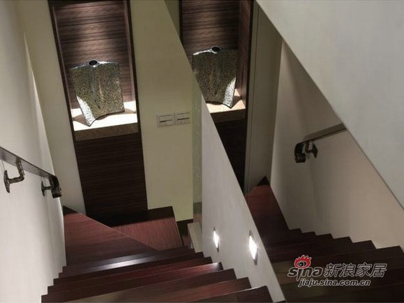 简约 三居 楼梯图片来自用户2737735823在拒绝幽暗 114平地下室大改造58的分享
