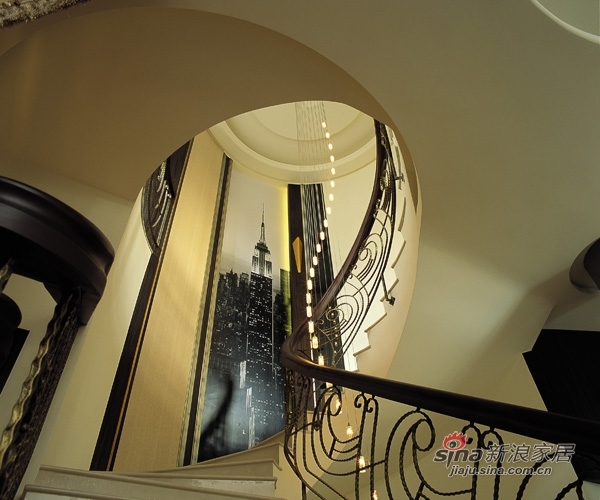 欧式 二居 客厅图片来自用户2746948411在欧式2居古典现代完美融合55的分享