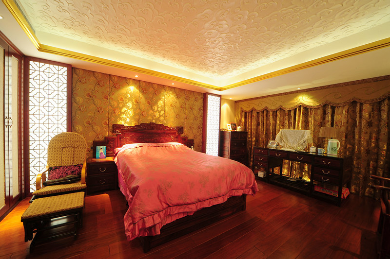 中式 别墅 卧室图片来自用户1907658205在最炫中国风240平米豪装51的分享