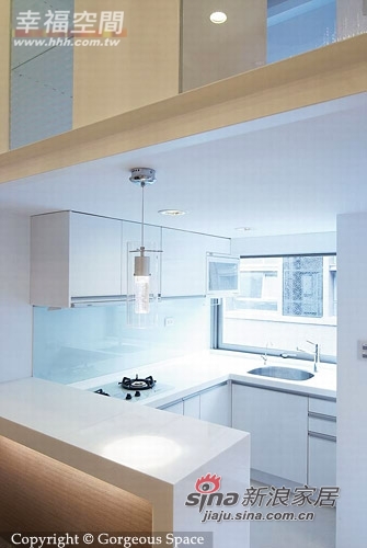 简约 一居 厨房图片来自幸福空间在69平挑高空间的白色简约77的分享