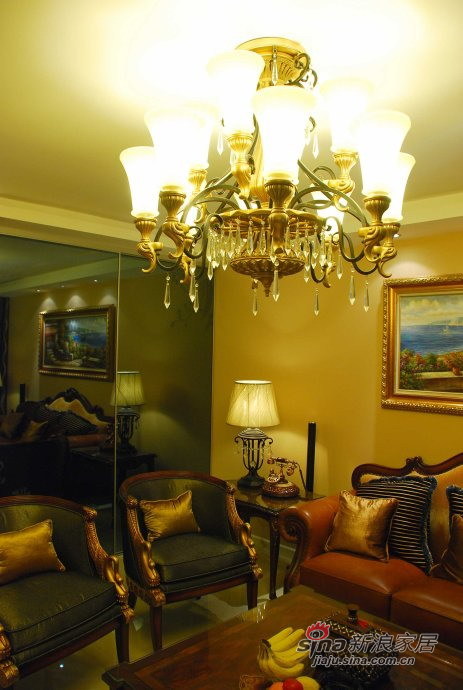 欧式 三居 客厅图片来自用户2772873991在栗棕色调 138平烘托低调奢华生活品位72的分享