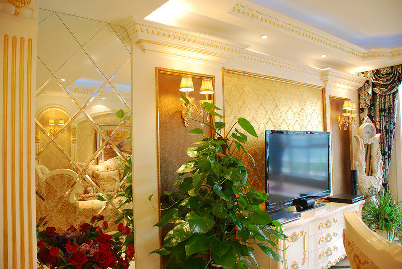欧式 三居 客厅图片来自用户2746869241在雍景天成欧式风格140平三居室63的分享