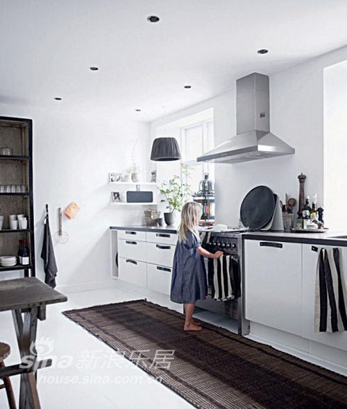 简约 二居 厨房图片来自用户2739153147在美颂巴黎-纯情白色 打造梦幻中的水晶宫54的分享