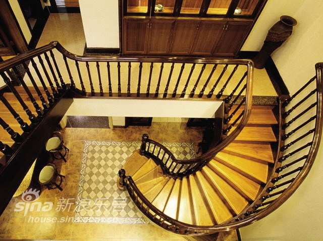 中式 别墅 楼梯图片来自用户2757926655在环湖庄园50的分享