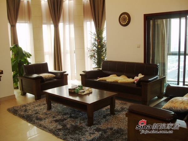 中式 三居 客厅图片来自用户1907661335在侨商12万140平中式优雅3居35的分享