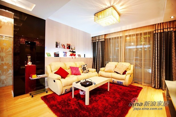 现代 二居 客厅图片来自佰辰生活装饰在小夫妻98平黑白红时尚新房97的分享