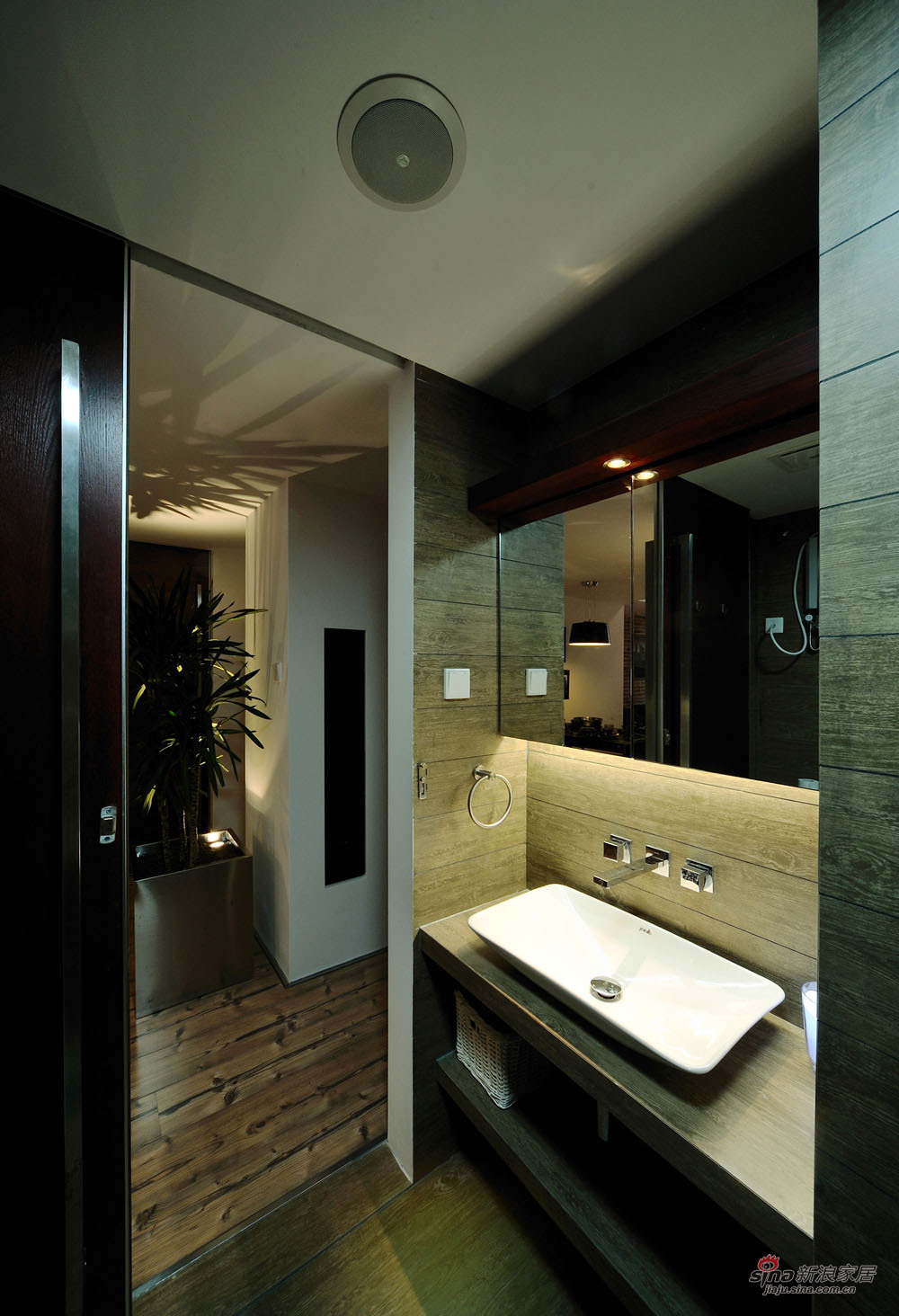 现代 loft 卫生间图片来自装修微日记在【高清】83平黑白酷炫时尚现代loft24的分享