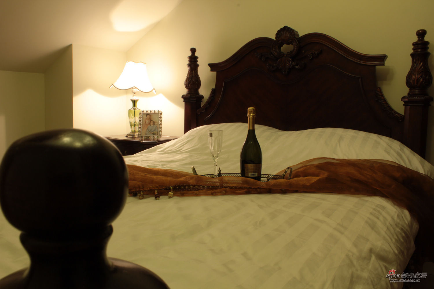 美式 复式 卧室图片来自用户1907686233在精致的配饰，休闲舒适的美式风格，给人一种21的分享