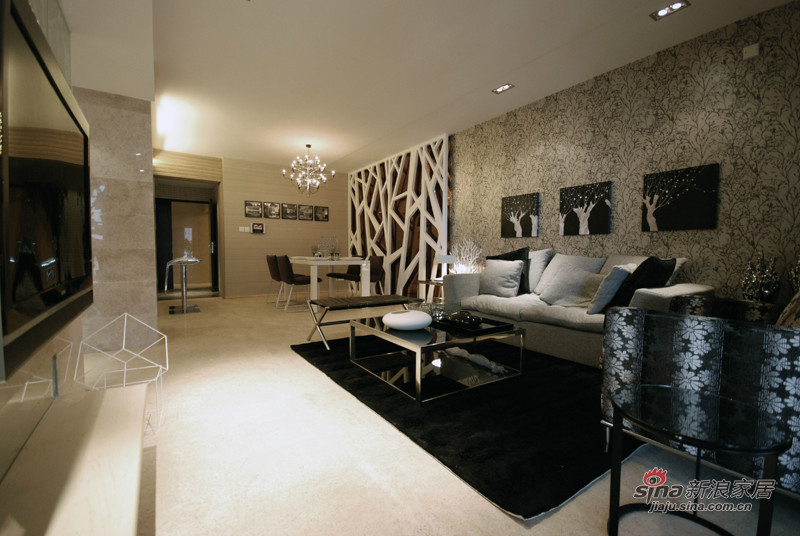 现代 三居 客厅图片来自朗润装饰工程有限公司在110平现实时尚风格3居室的分享