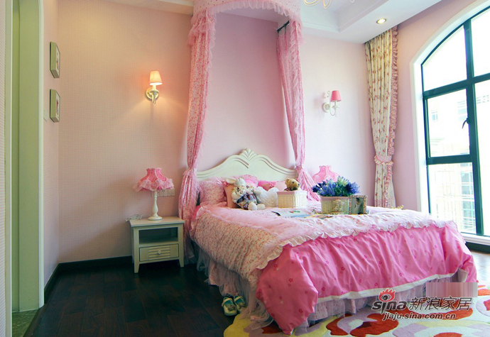 地中海 跃层 公主房 卧室图片来自朗润装饰工程有限公司在180平色彩斑斓的地中海风情美家的分享