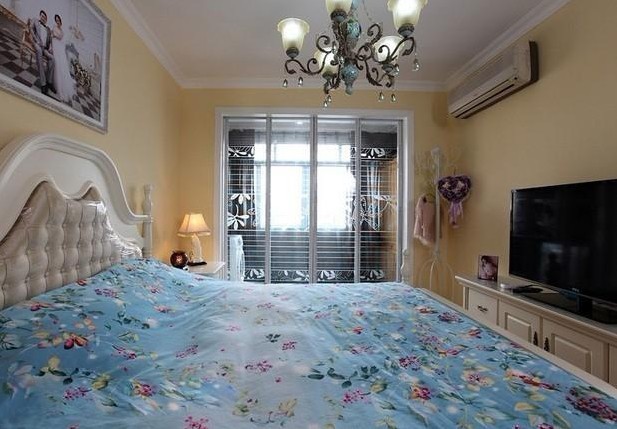 简约 二居 卧室图片来自用户2739153147在外企白领10万巧装80平方浪漫地中海风格之家27的分享