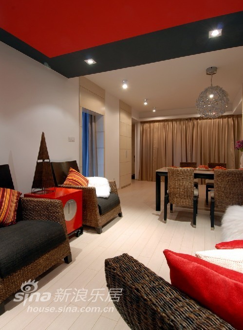 简约 三居 客厅图片来自用户2738845145在黑白红永恒的色彩空间59的分享