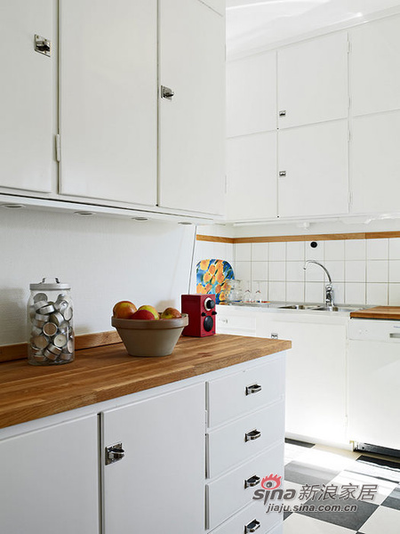 简约 二居 厨房图片来自用户2745807237在森林风 62平米干净舒适的优雅单身公寓30的分享