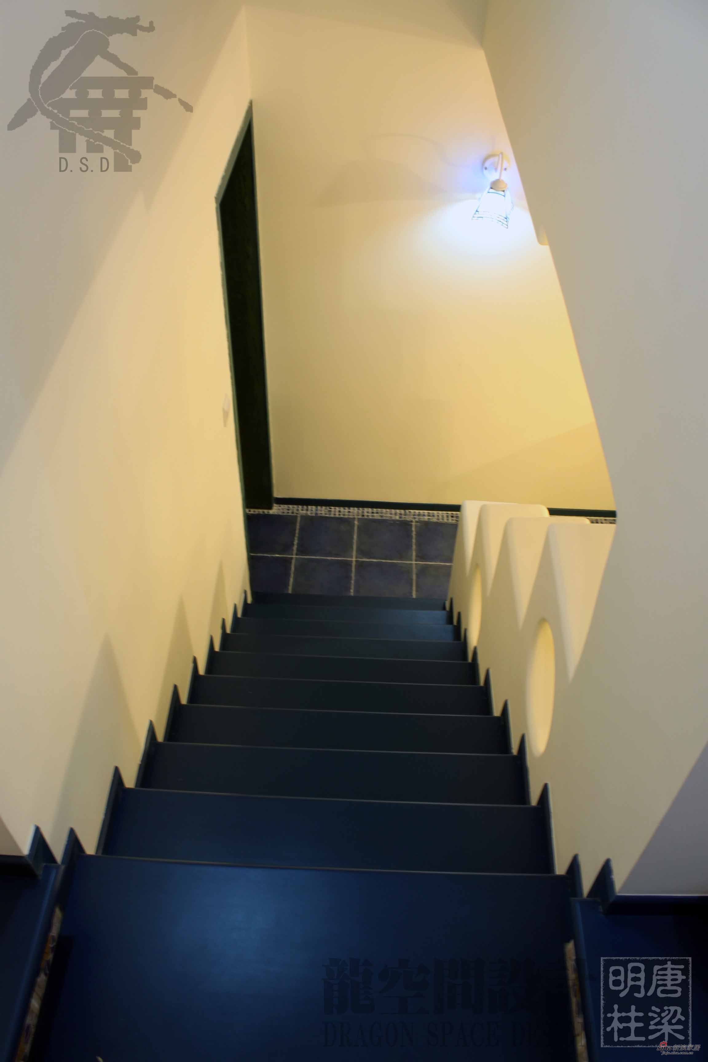地中海 别墅 楼梯图片来自用户2757320995在【高清】104平叠拼阳光地中海3居室93的分享