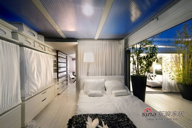 简约 二居 卧室图片来自用户2739378857在15平米马德里阁楼奢华体验57的分享