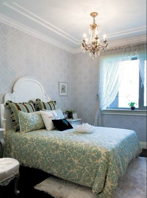 欧式 二居 卧室图片来自用户2772856065在6.5万装修110平精美欧式风格20的分享
