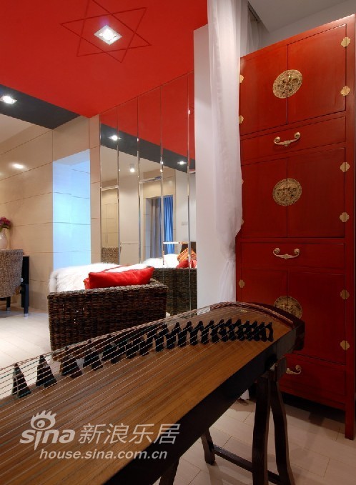 简约 三居 客厅图片来自用户2738845145在黑白红永恒的色彩空间59的分享
