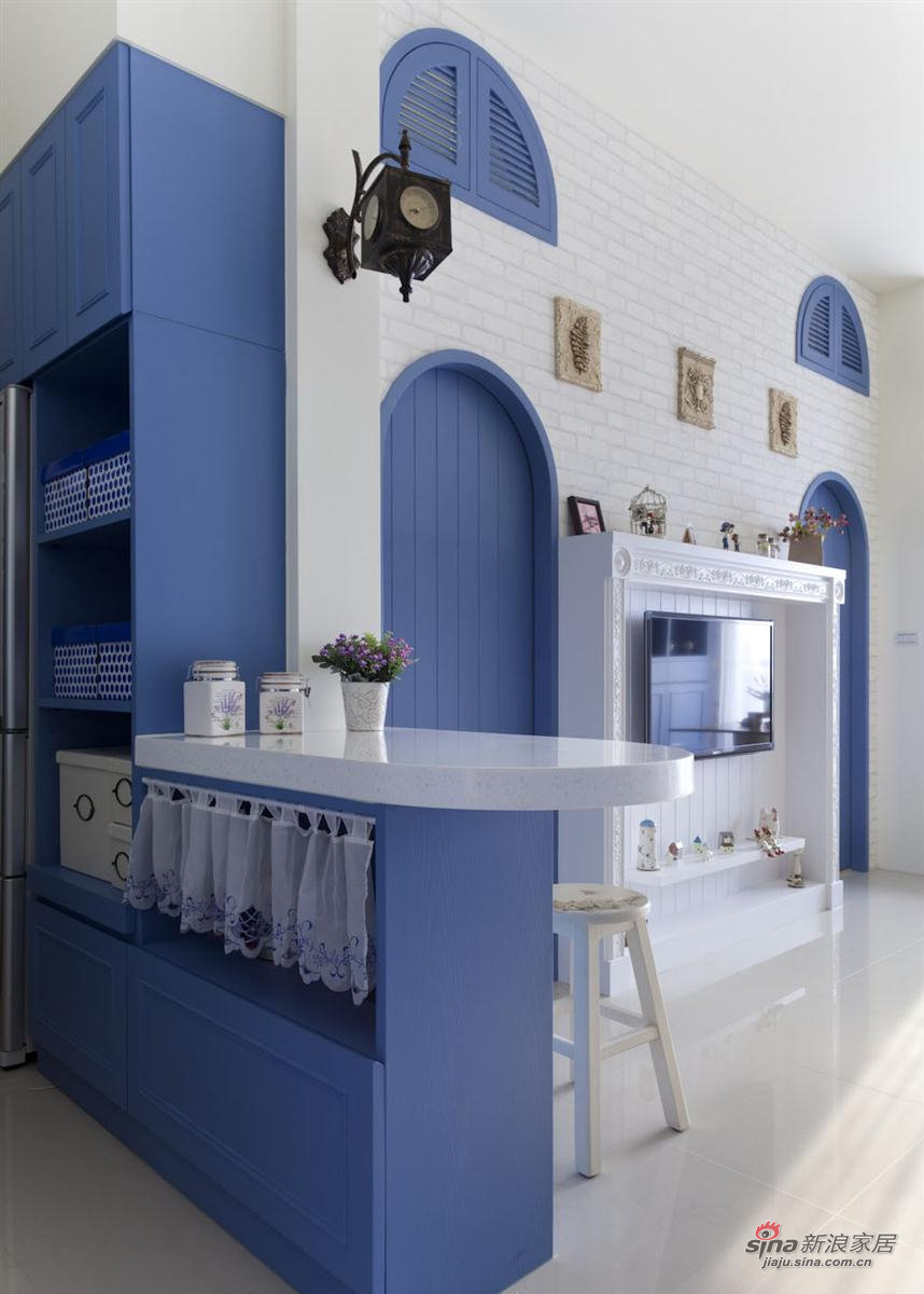 地中海 loft 餐厅图片来自装修微日记在【高清】66平蓝白简约地中海loft家11的分享